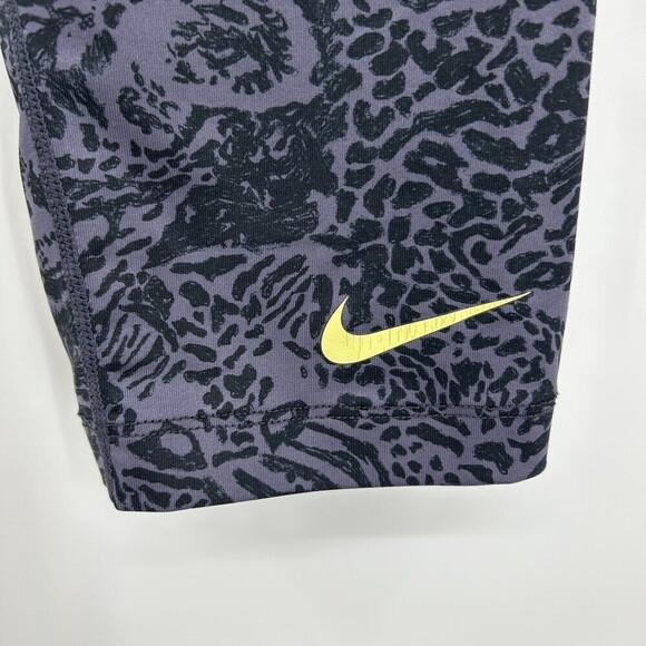 NIKE Pro Combat Women's Purple Animal Print Cropped Workout Leggings Size Medium - Picture 4 of 6